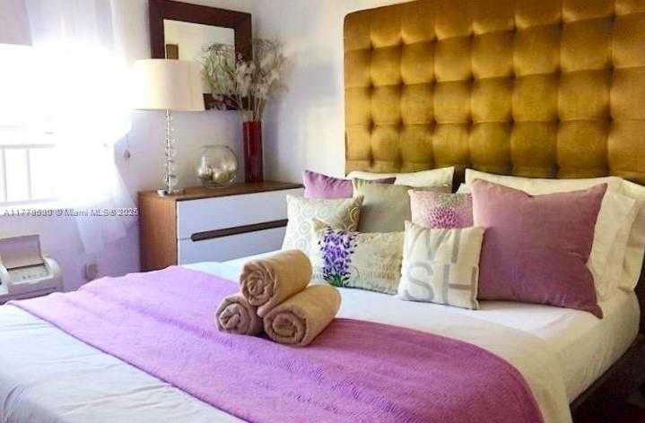 Small Image of 420 15TH ST #302, Miami Beach Number 18