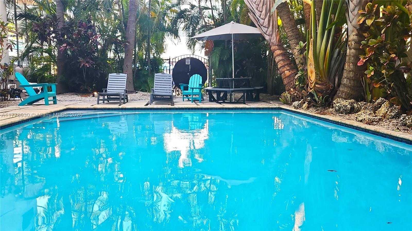 Small Image of 420 15TH ST #302, Miami Beach Number 3