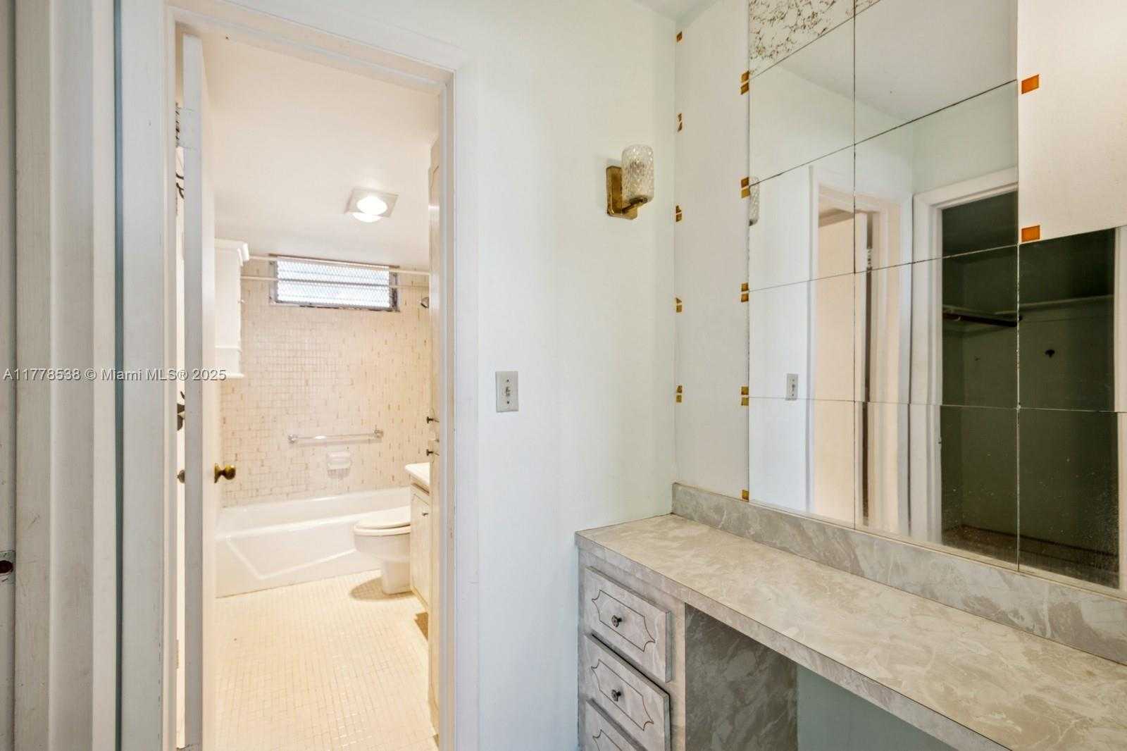 Small Image of 2851 LEONARD DR #J610, Aventura Number 12