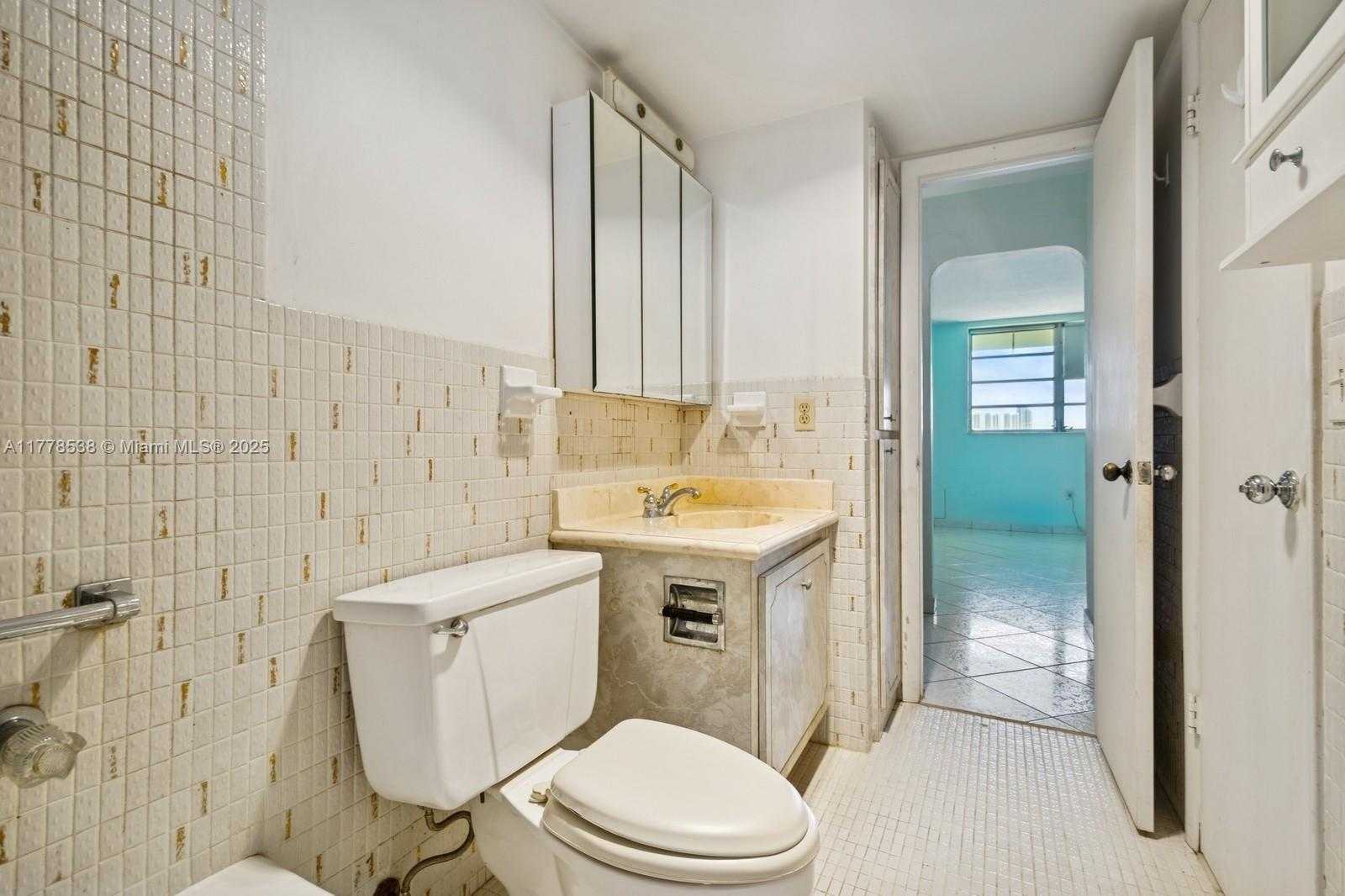 Small Image of 2851 LEONARD DR #J610, Aventura Number 13