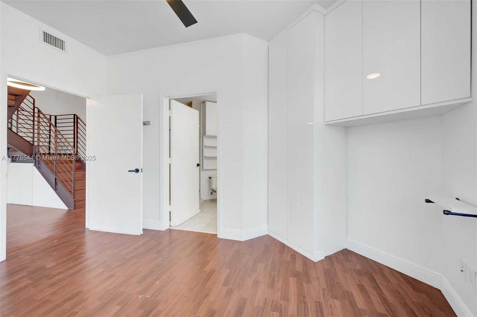 Small Image of 60 SOUTH WEST 13TH ST #3026, Miami Number 16