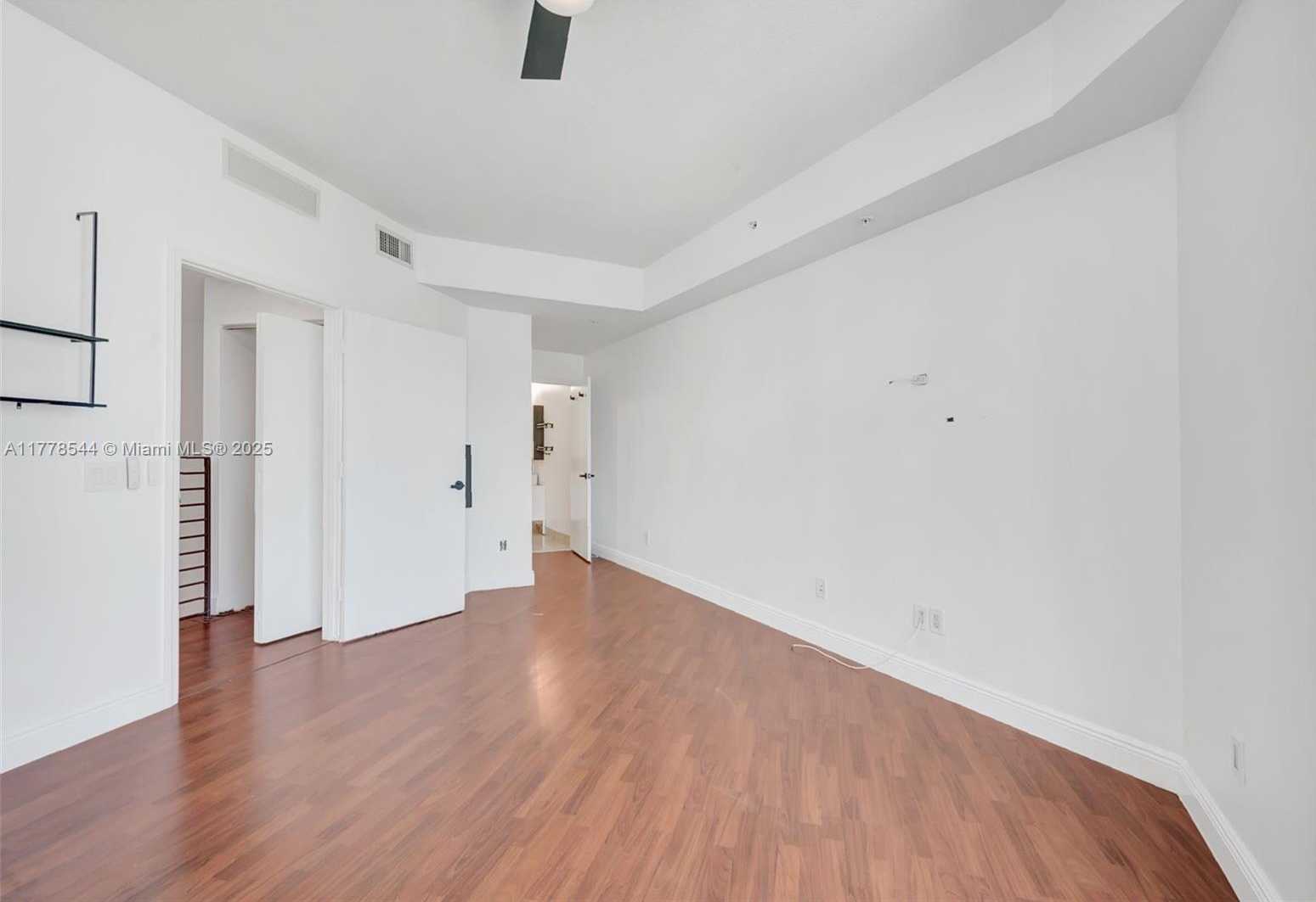 Small Image of 60 SOUTH WEST 13TH ST #3026, Miami Number 17