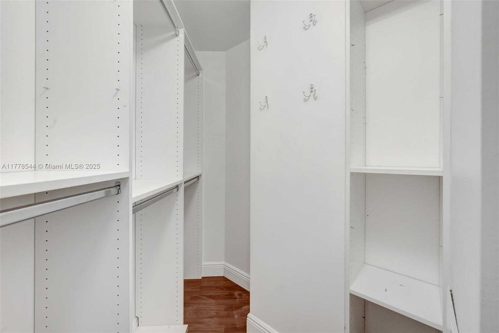 Small Image of 60 SOUTH WEST 13TH ST #3026, Miami Number 18