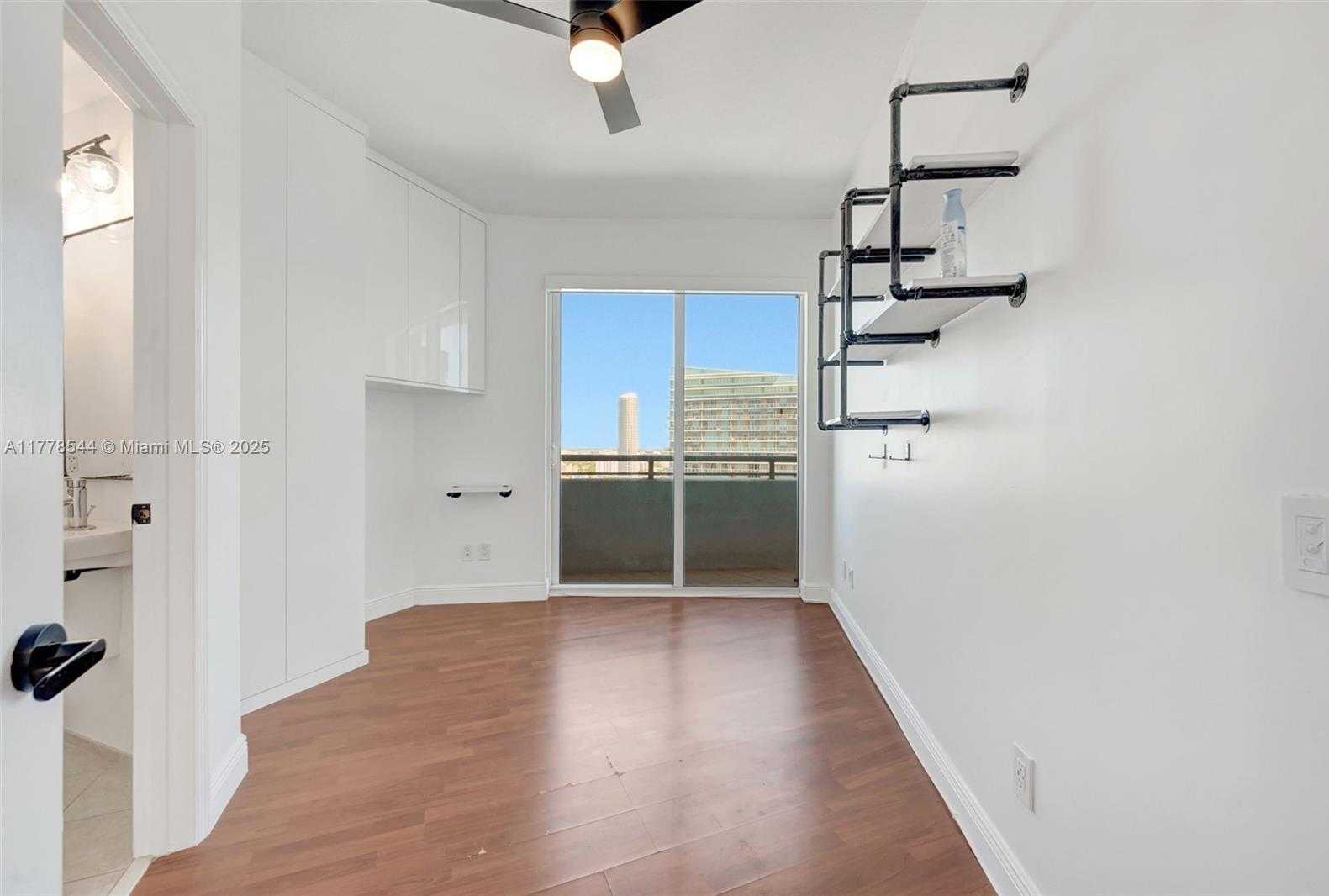 Small Image of 60 SOUTH WEST 13TH ST #3026, Miami Number 23