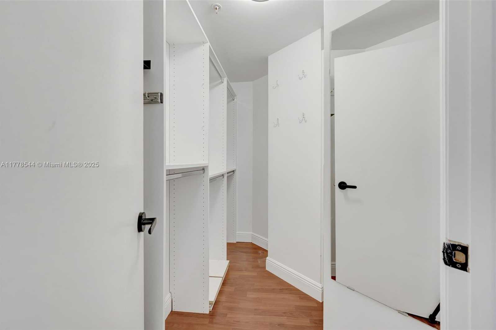 Small Image of 60 SOUTH WEST 13TH ST #3026, Miami Number 24