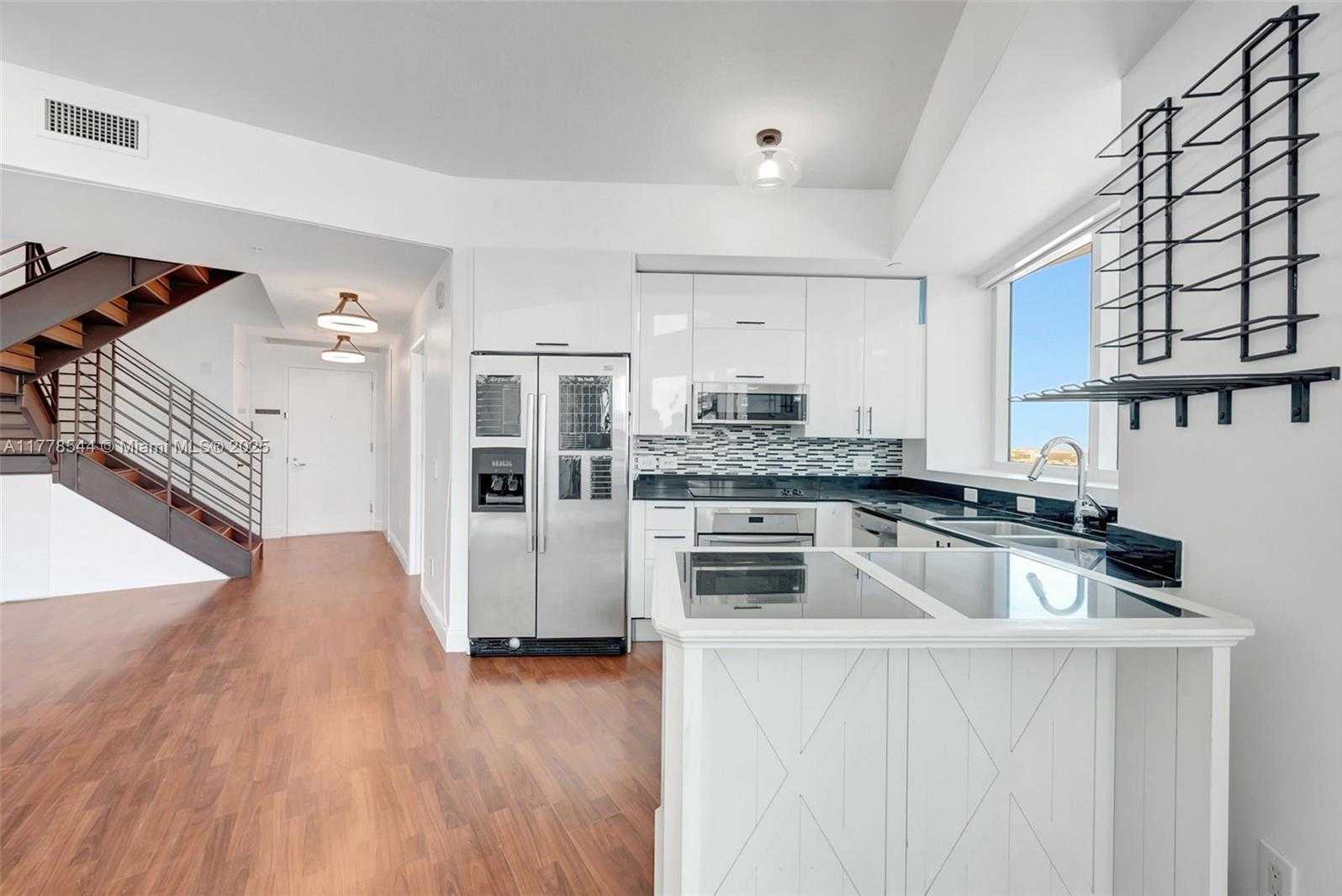 Small Image of 60 SOUTH WEST 13TH ST #3026, Miami Number 4