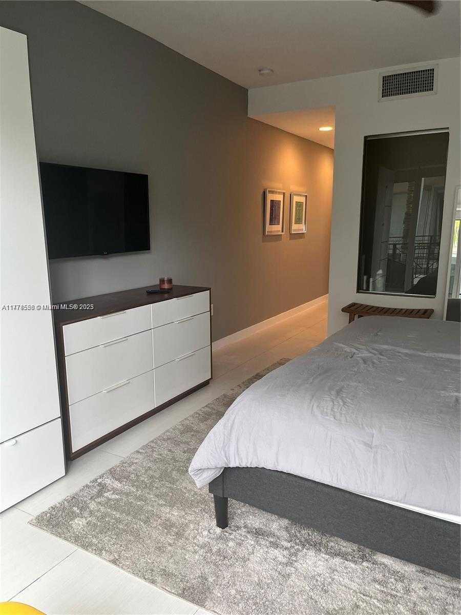 Small Image of 2130 PARK AVE #4, Miami Beach Number 10
