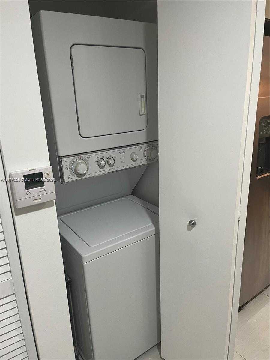 Small Image of 2130 PARK AVE #4, Miami Beach Number 7