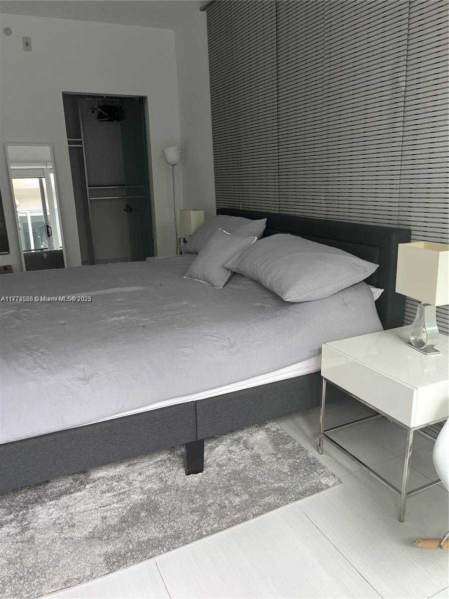 Small Image of 2130 PARK AVE #4, Miami Beach Number 8