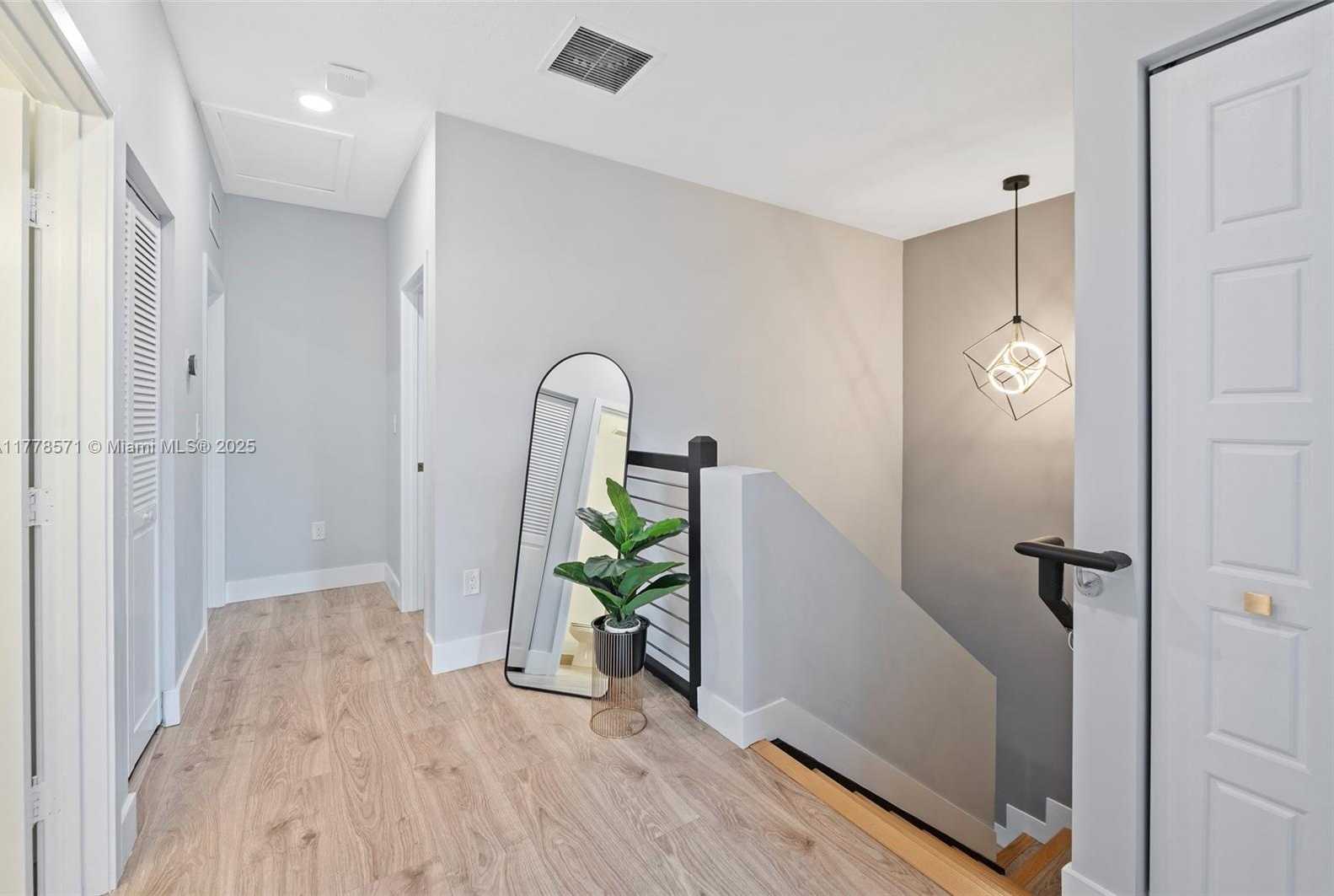 Small Image of 16008 NORTH WEST 91ST CT, Miami Lakes Number 10