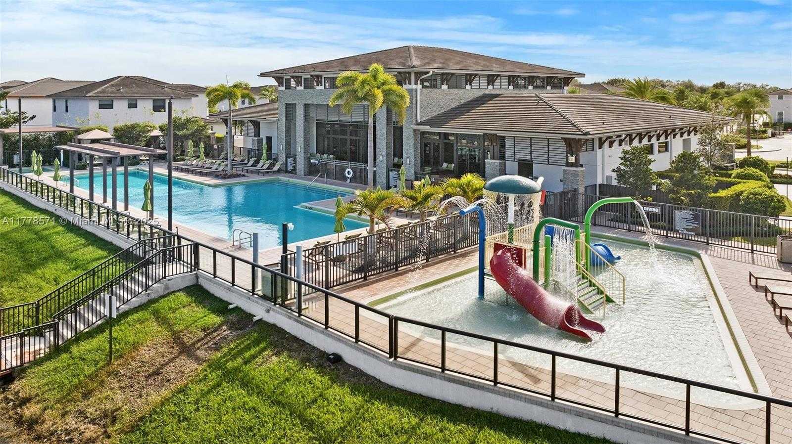 Small Image of 16008 NORTH WEST 91ST CT, Miami Lakes Number 29