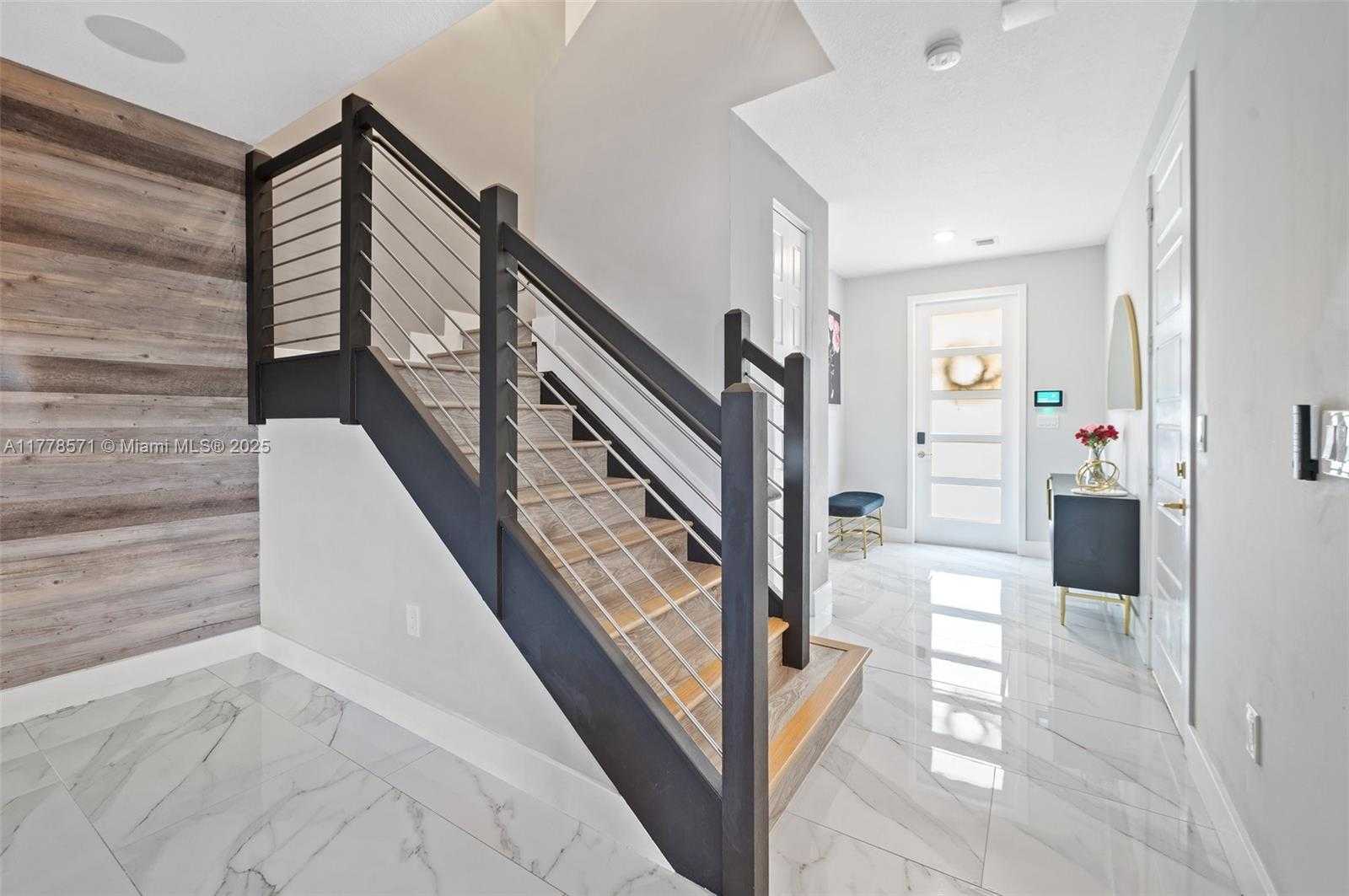 Small Image of 16008 NORTH WEST 91ST CT, Miami Lakes Number 4