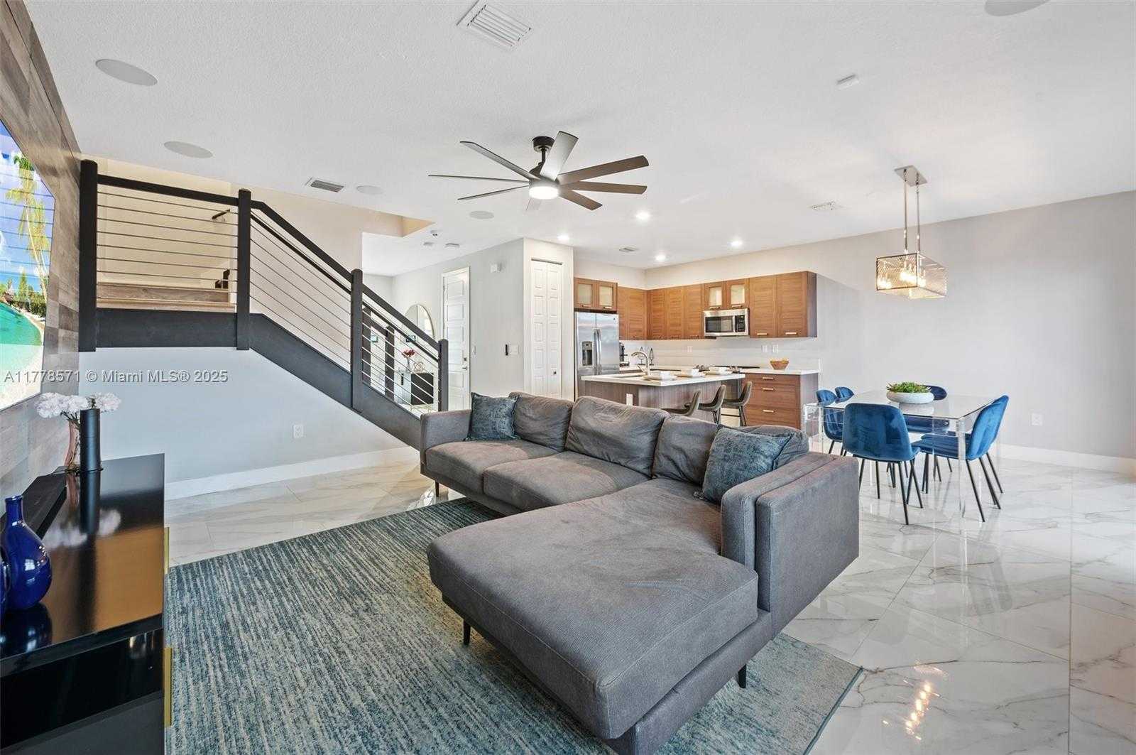 Small Image of 16008 NORTH WEST 91ST CT, Miami Lakes Number 7