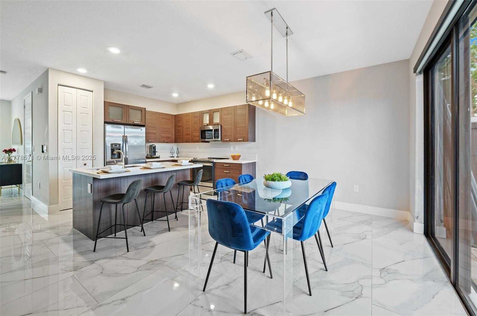 Small Image of 16008 NORTH WEST 91ST CT, Miami Lakes Number 8