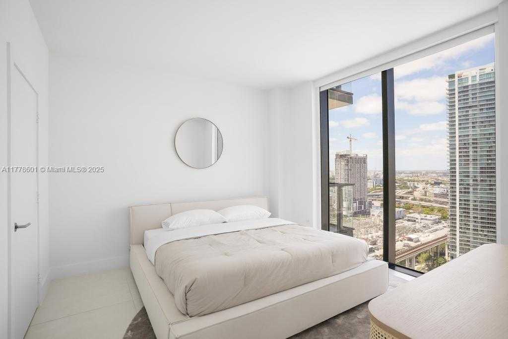Small Image of 88 SOUTH WEST 7TH STREET #2411, Miami Number 12