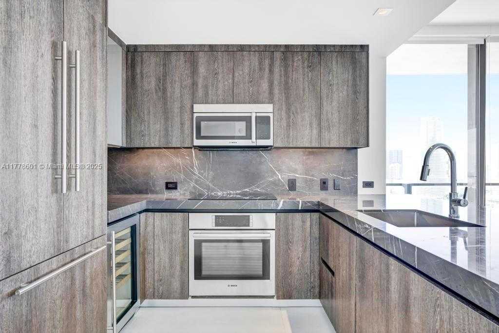 Small Image of 88 SOUTH WEST 7TH STREET #2411, Miami Number 5