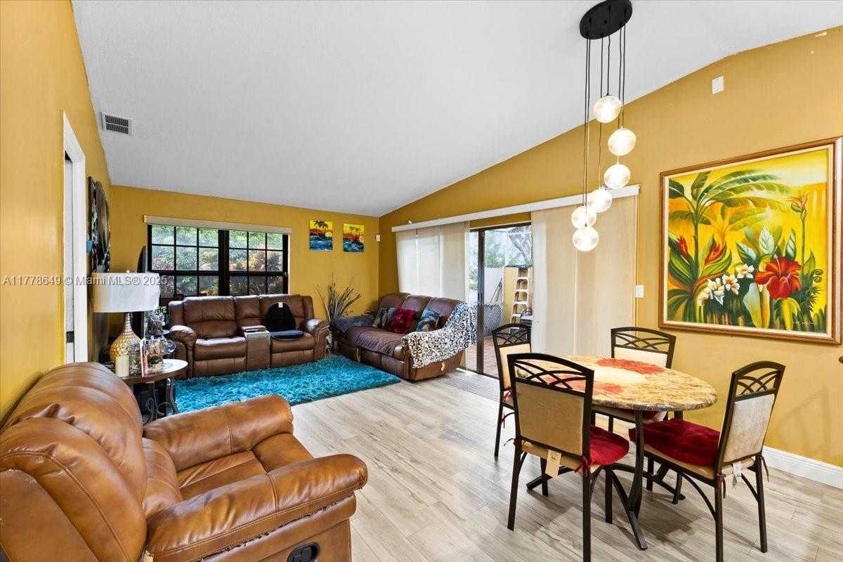 Small Image of 9291 EAST FERN LN, Miramar Number 6