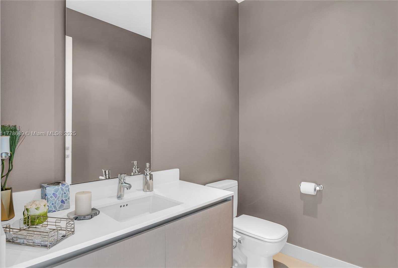 Small Image of 3300 NORTH EAST 188TH ST #LPH12, Aventura Number 21