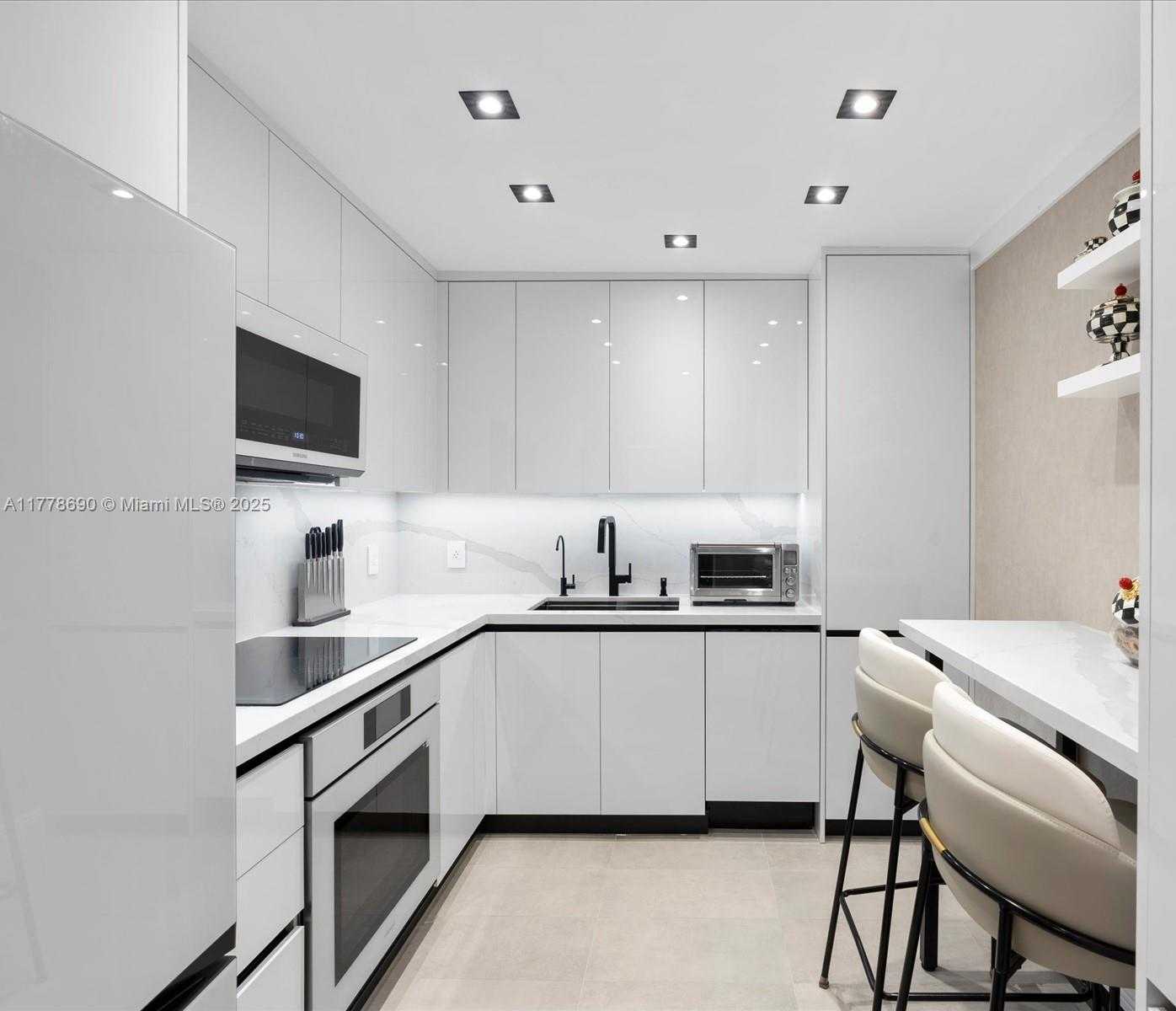 Small Image of 2500 PARKVIEW DR #2203, Hallandale Beach Number 12