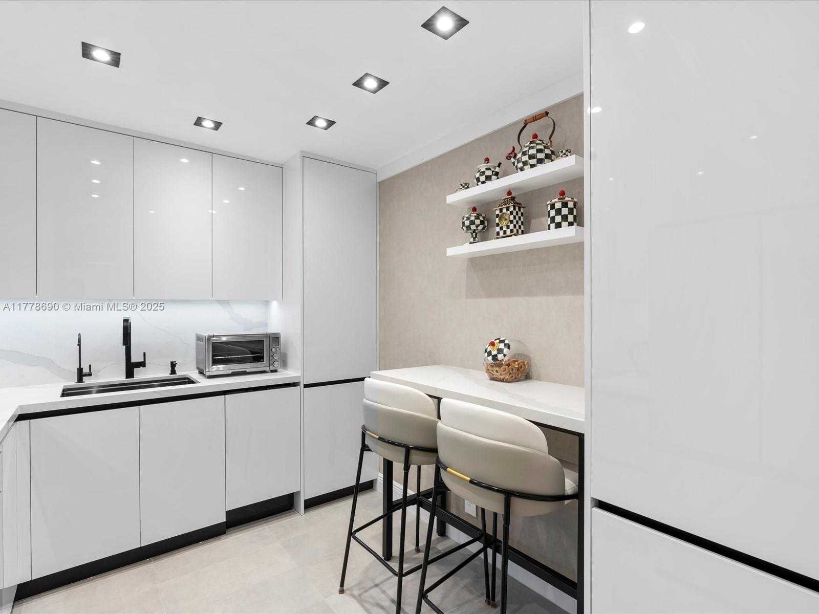 Small Image of 2500 PARKVIEW DR #2203, Hallandale Beach Number 13
