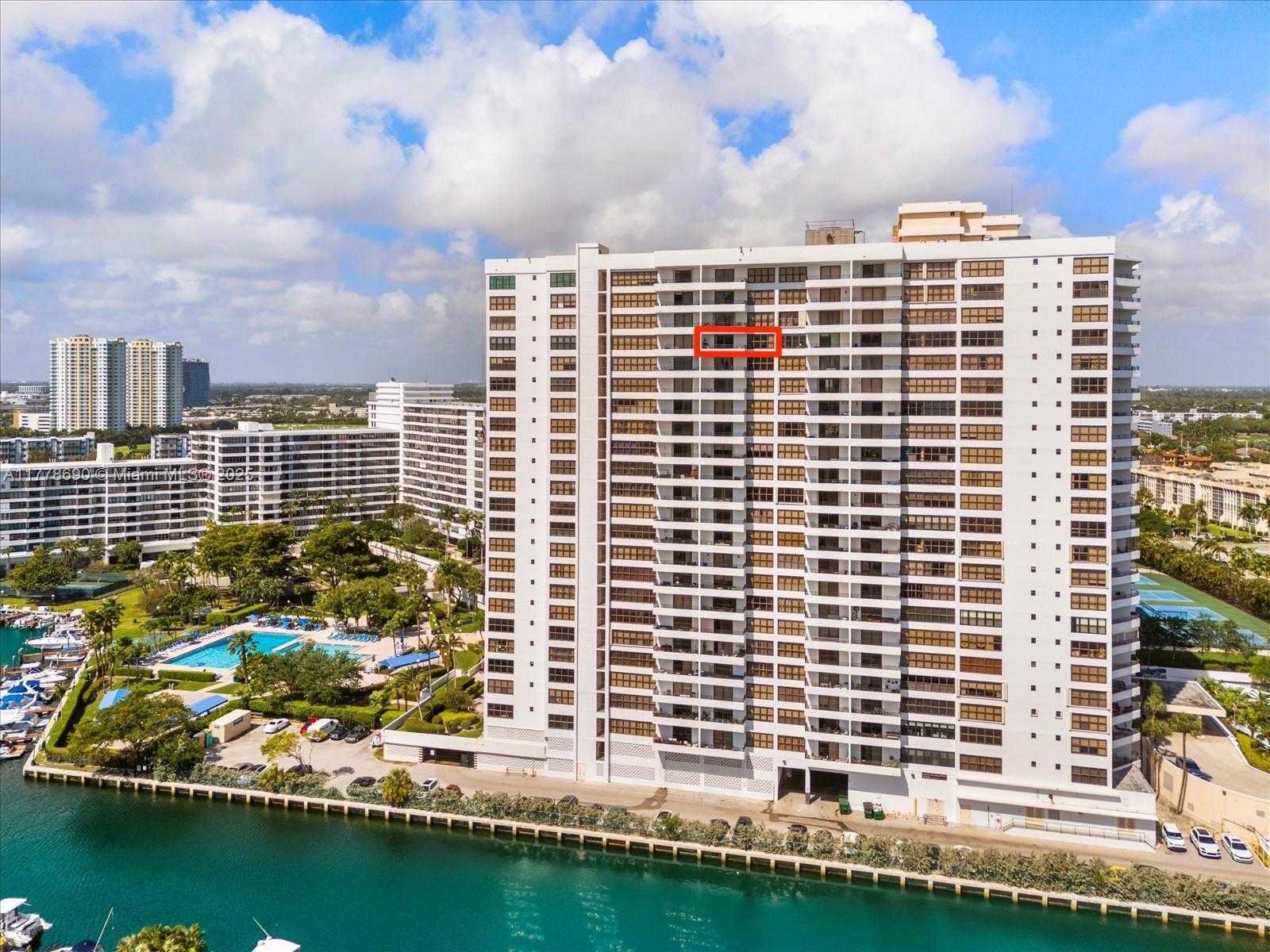 Small Image of 2500 PARKVIEW DR #2203, Hallandale Beach Number 2