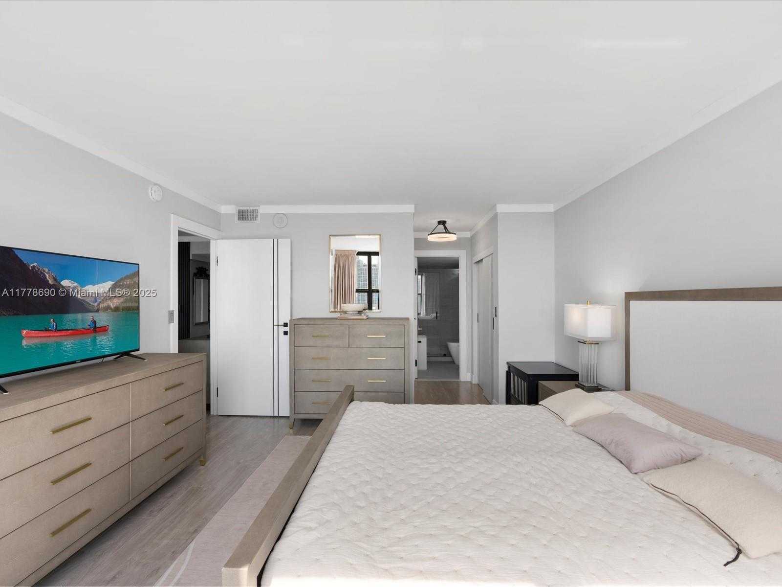 Small Image of 2500 PARKVIEW DR #2203, Hallandale Beach Number 21