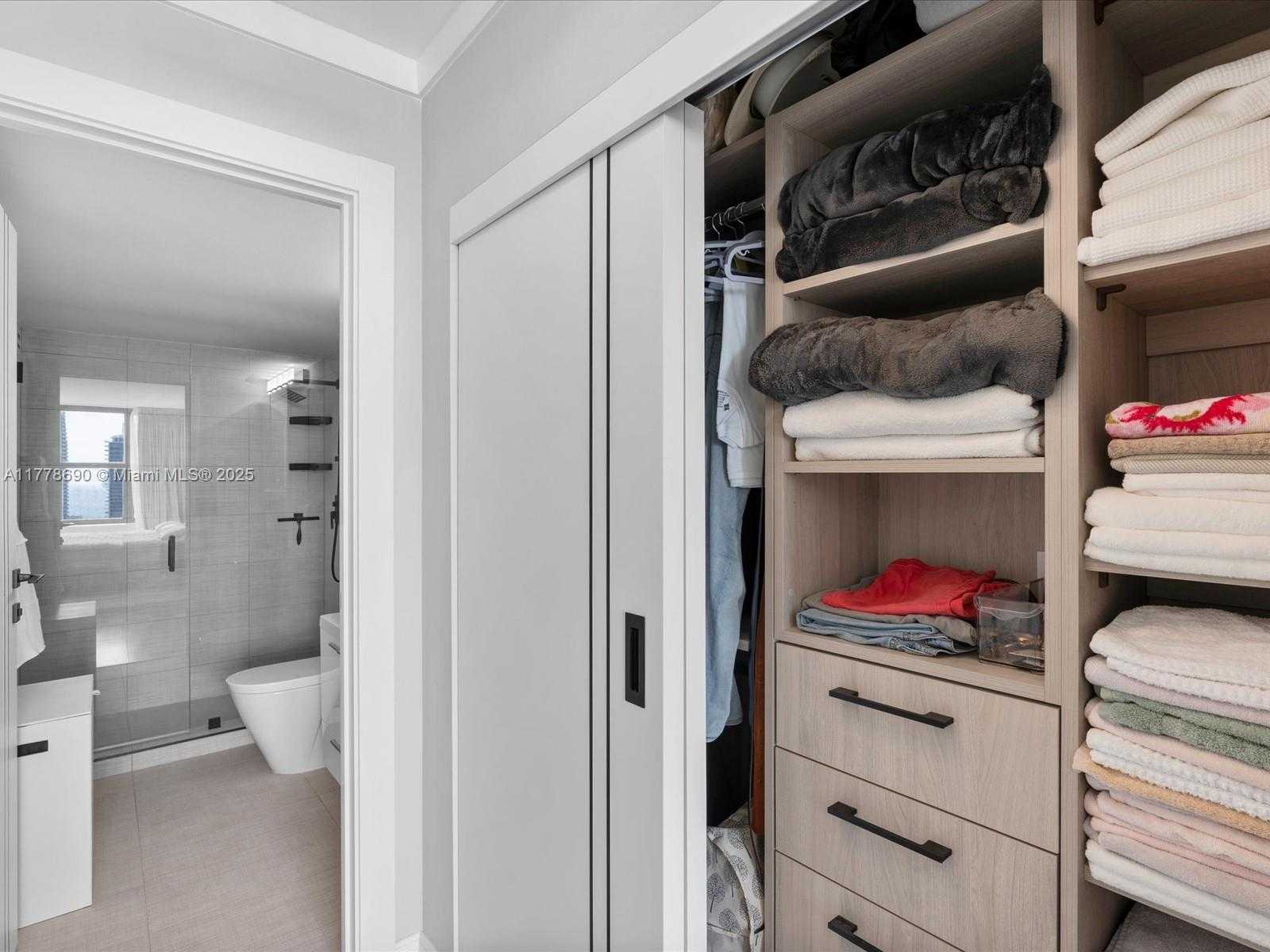 Small Image of 2500 PARKVIEW DR #2203, Hallandale Beach Number 22