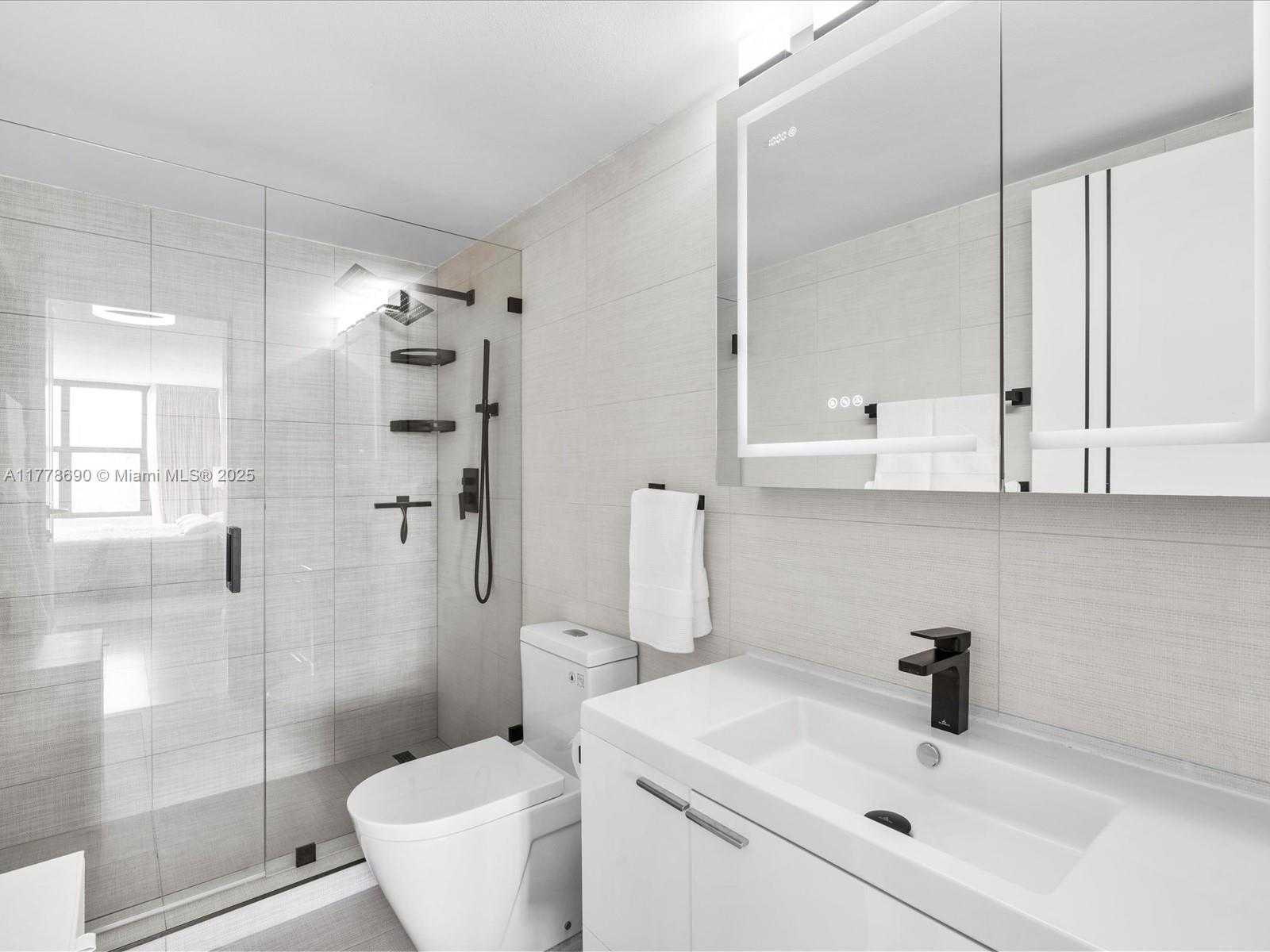 Small Image of 2500 PARKVIEW DR #2203, Hallandale Beach Number 24