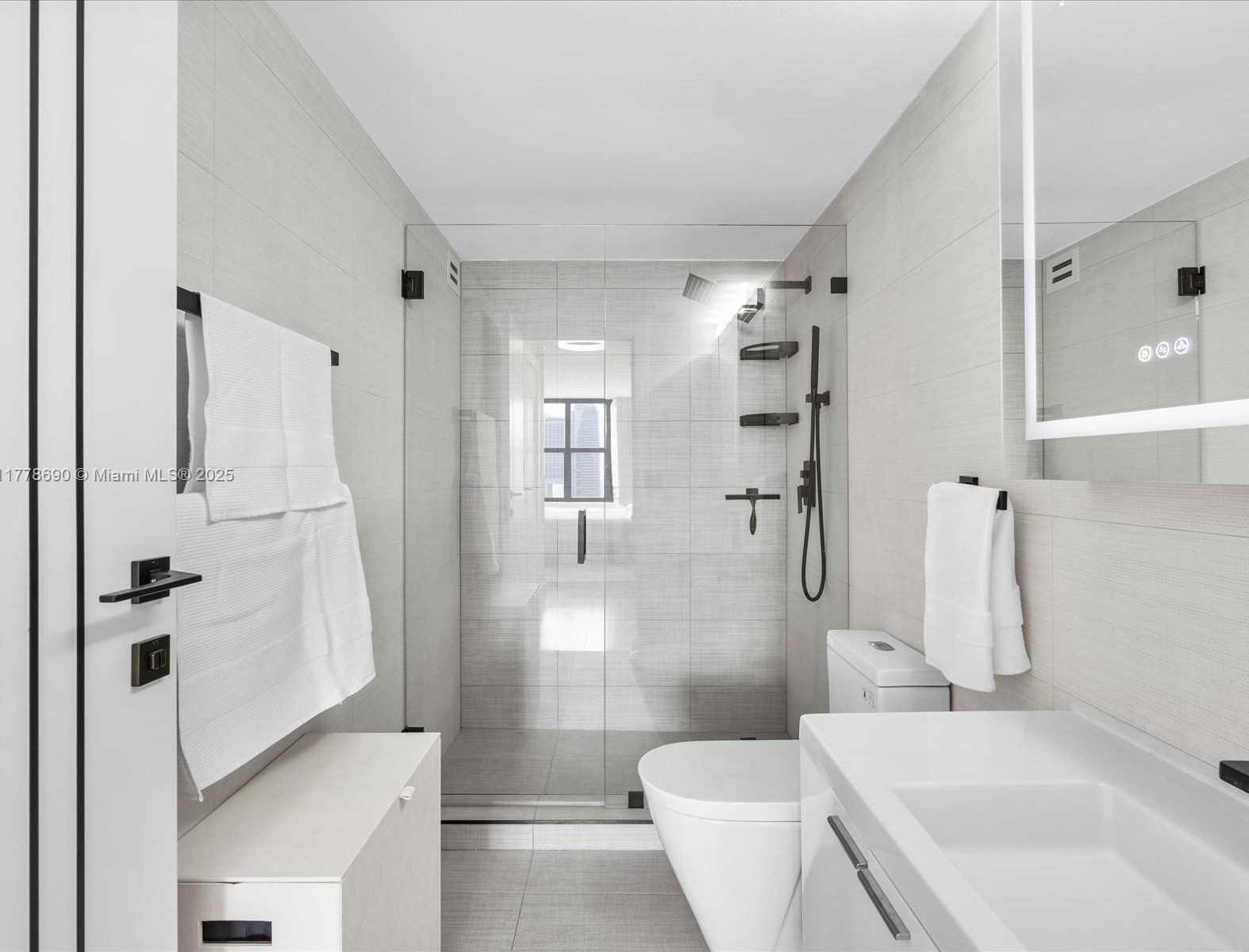 Small Image of 2500 PARKVIEW DR #2203, Hallandale Beach Number 25