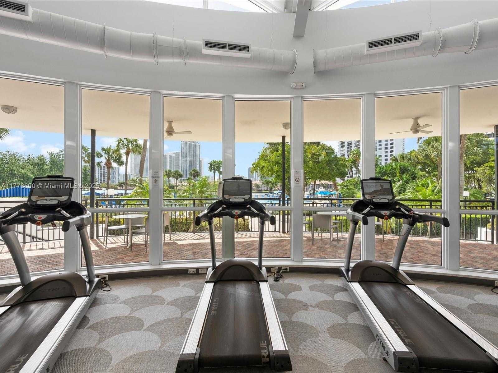 Small Image of 2500 PARKVIEW DR #2203, Hallandale Beach Number 32