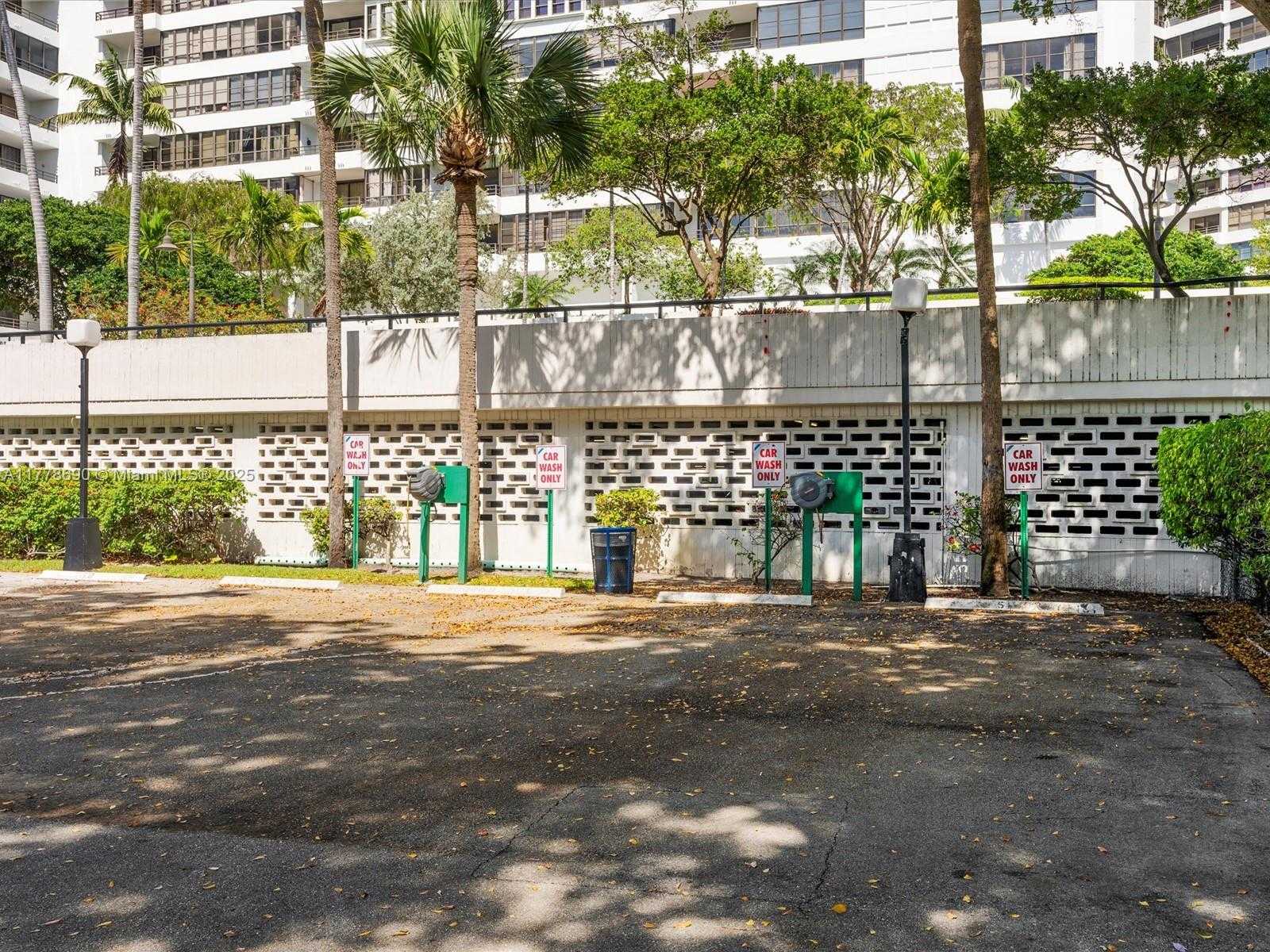 Small Image of 2500 PARKVIEW DR #2203, Hallandale Beach Number 34