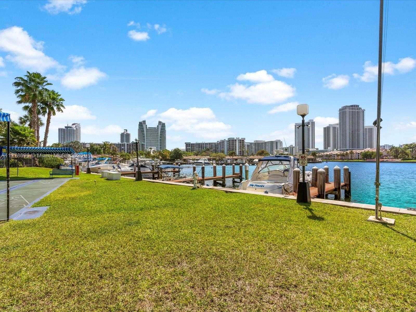 Small Image of 2500 PARKVIEW DR #2203, Hallandale Beach Number 35