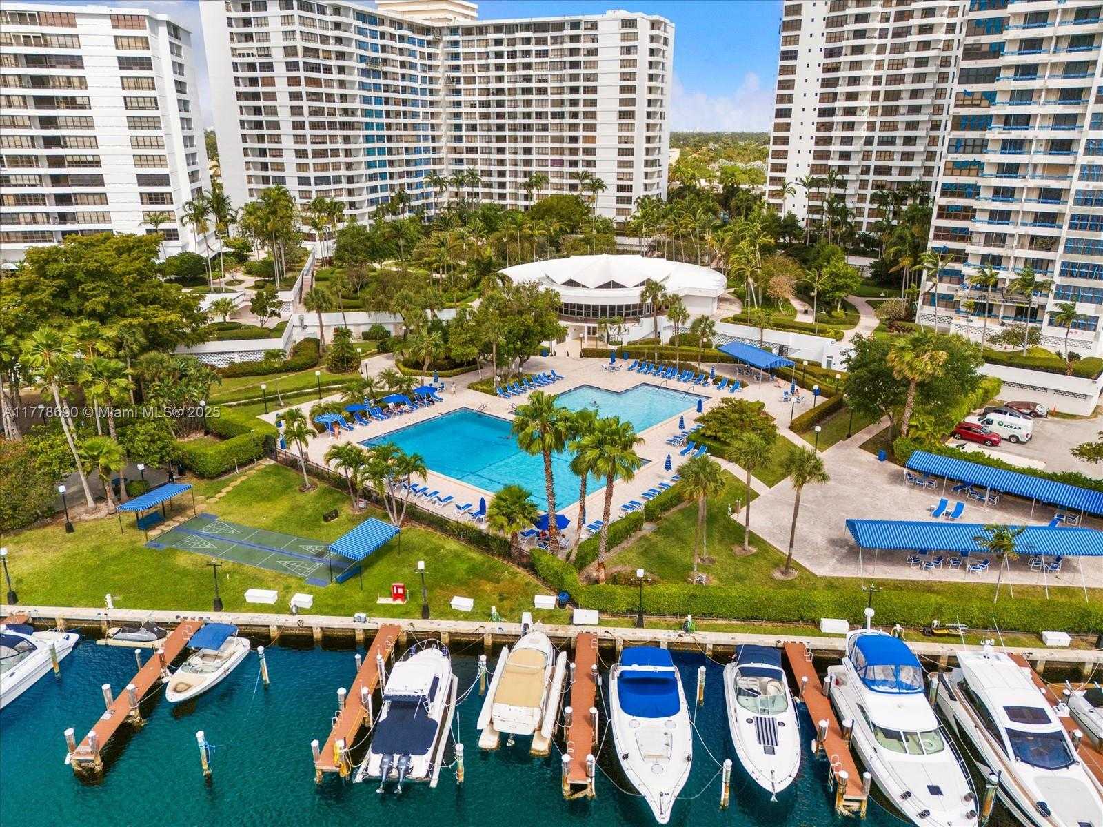 Small Image of 2500 PARKVIEW DR #2203, Hallandale Beach Number 4
