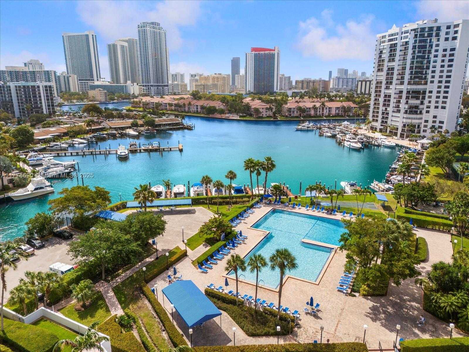 Small Image of 2500 PARKVIEW DR #2203, Hallandale Beach Number 5