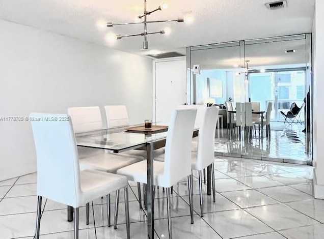 Small Image of 6039 #1114, Miami Beach Number 11