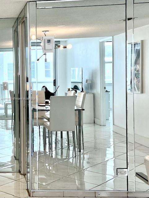 Small Image of 6039 #1114, Miami Beach Number 13