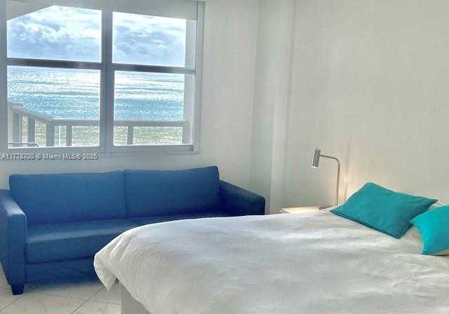 Small Image of 6039 #1114, Miami Beach Number 18