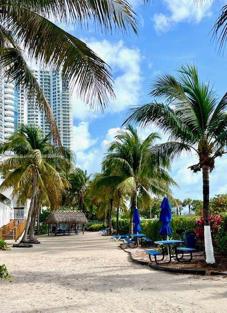 Small Image of 6039 #1114, Miami Beach Number 39