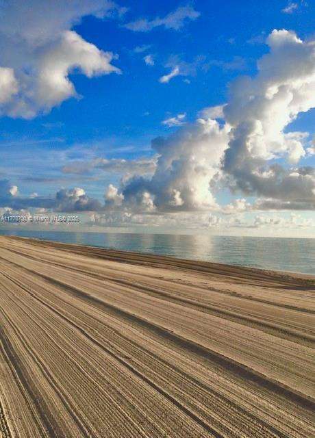 Small Image of 6039 #1114, Miami Beach Number 57