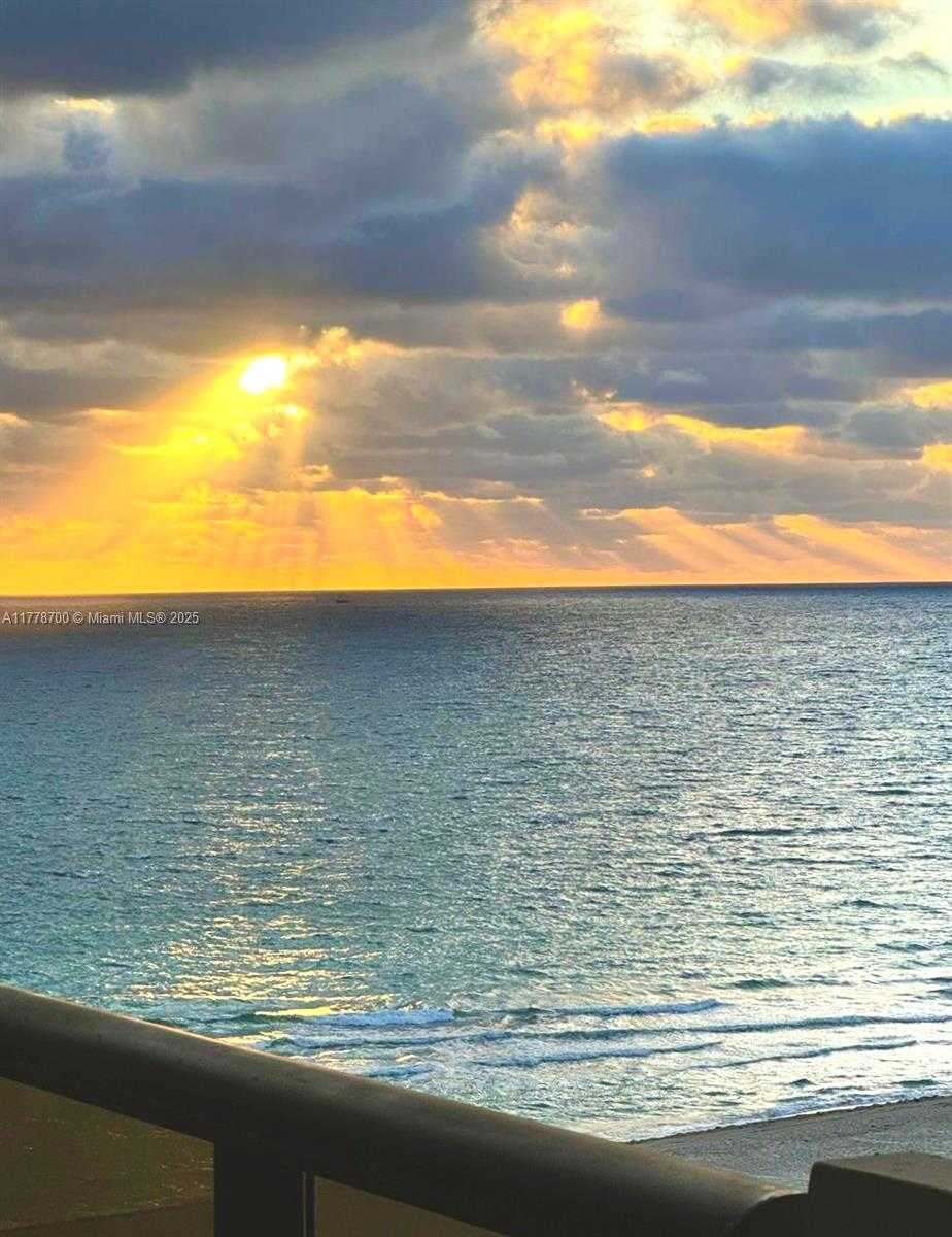 Small Image of 6039 #1114, Miami Beach Number 59