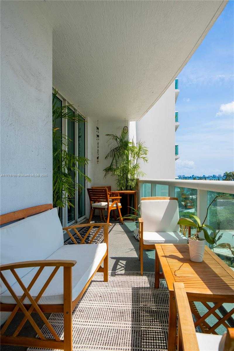 Small Image of 7900 HARBOR ISLAND DR #611, North Bay Village Number 18