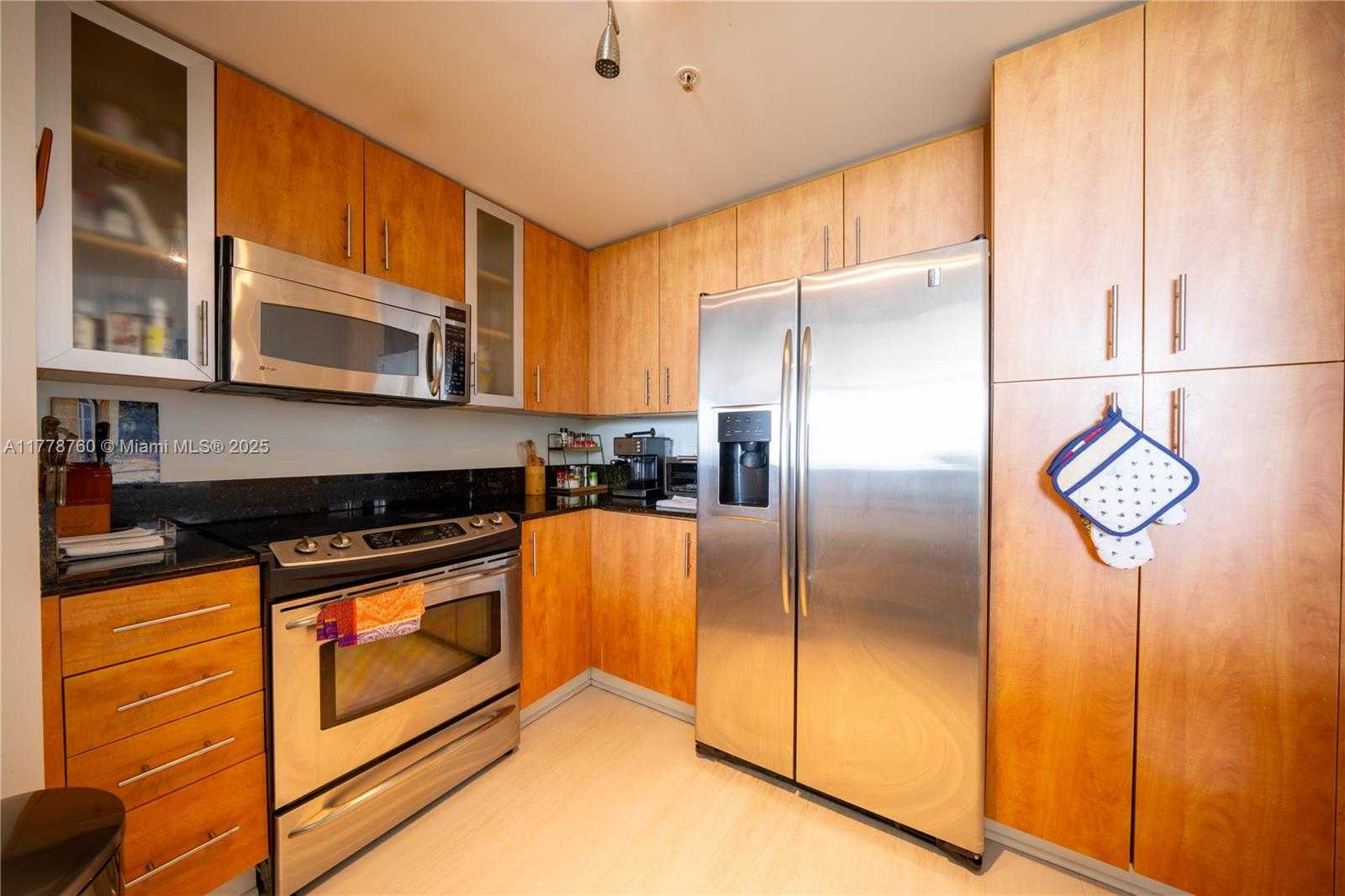 Small Image of 7900 HARBOR ISLAND DR #611, North Bay Village Number 24