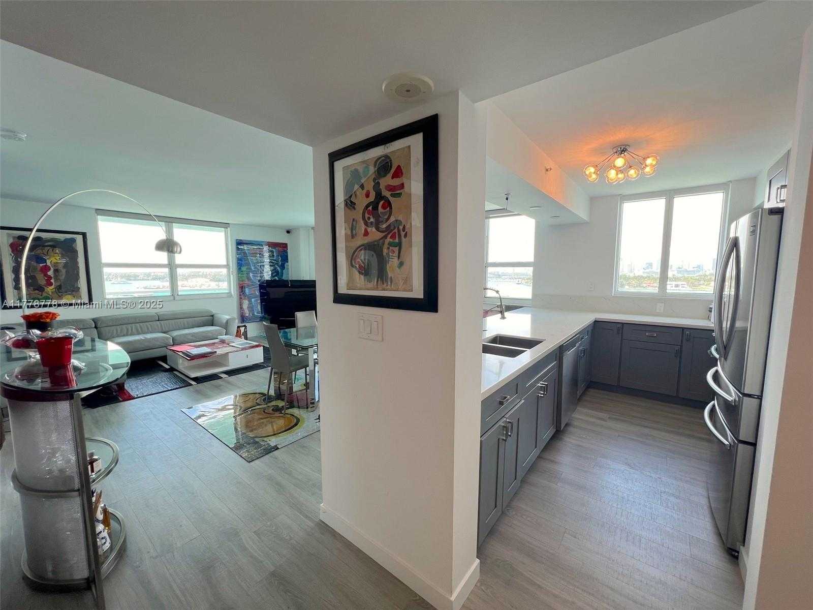 Small Image of 650 WEST AVE #1001, Miami Beach Number 4