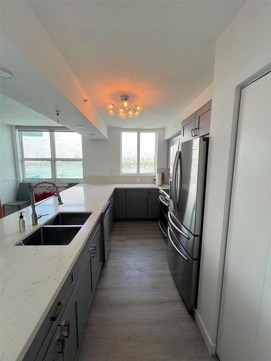 Small Image of 650 WEST AVE #1001, Miami Beach Number 5
