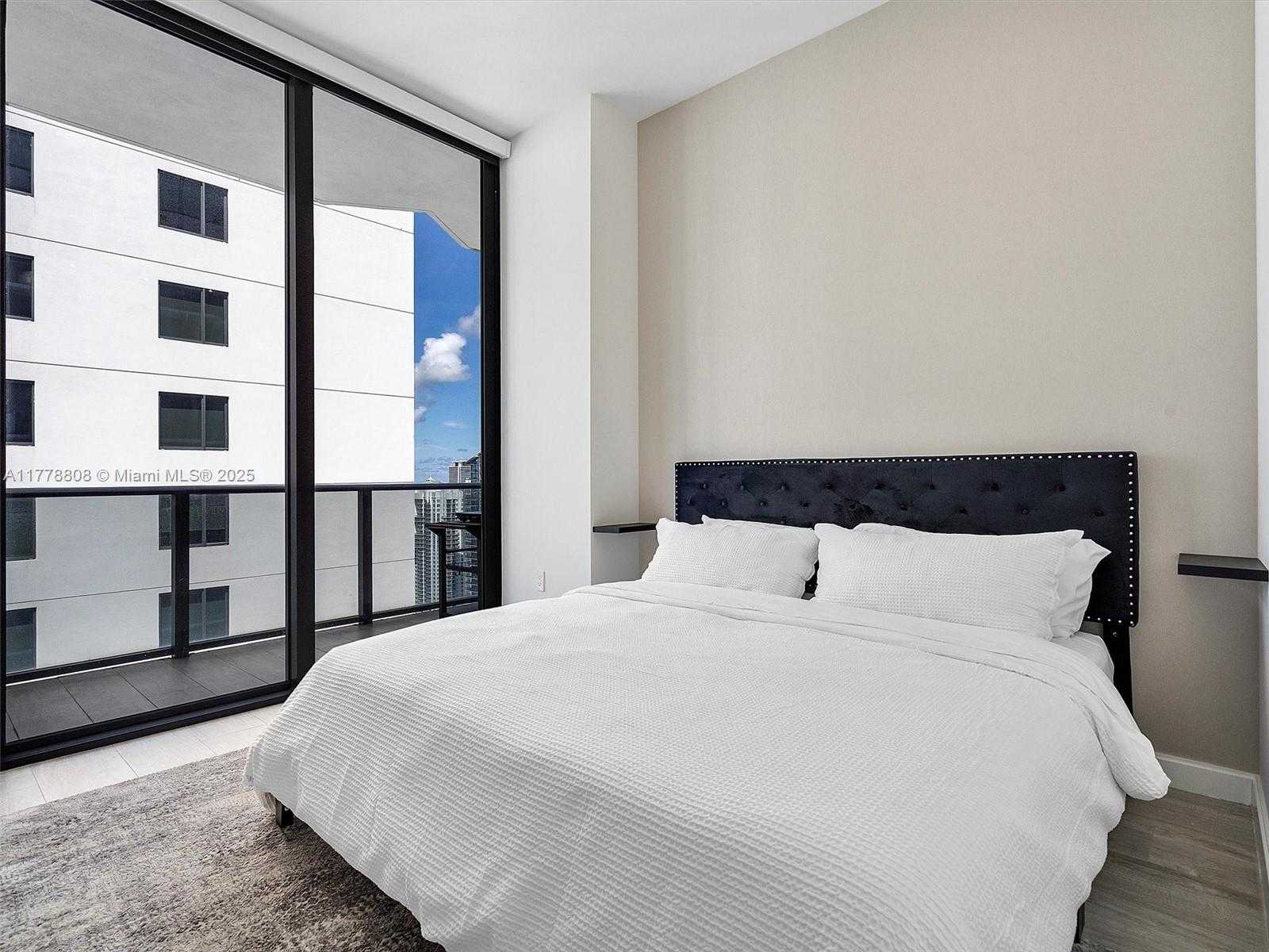Small Image of 55 SOUTH WEST 9TH ST #4309, Miami Number 16