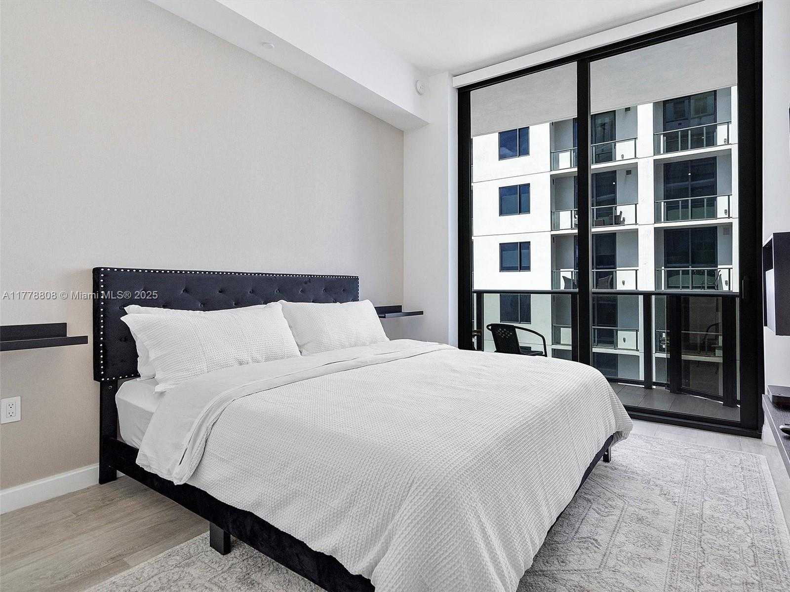 Small Image of 55 SOUTH WEST 9TH ST #4309, Miami Number 19