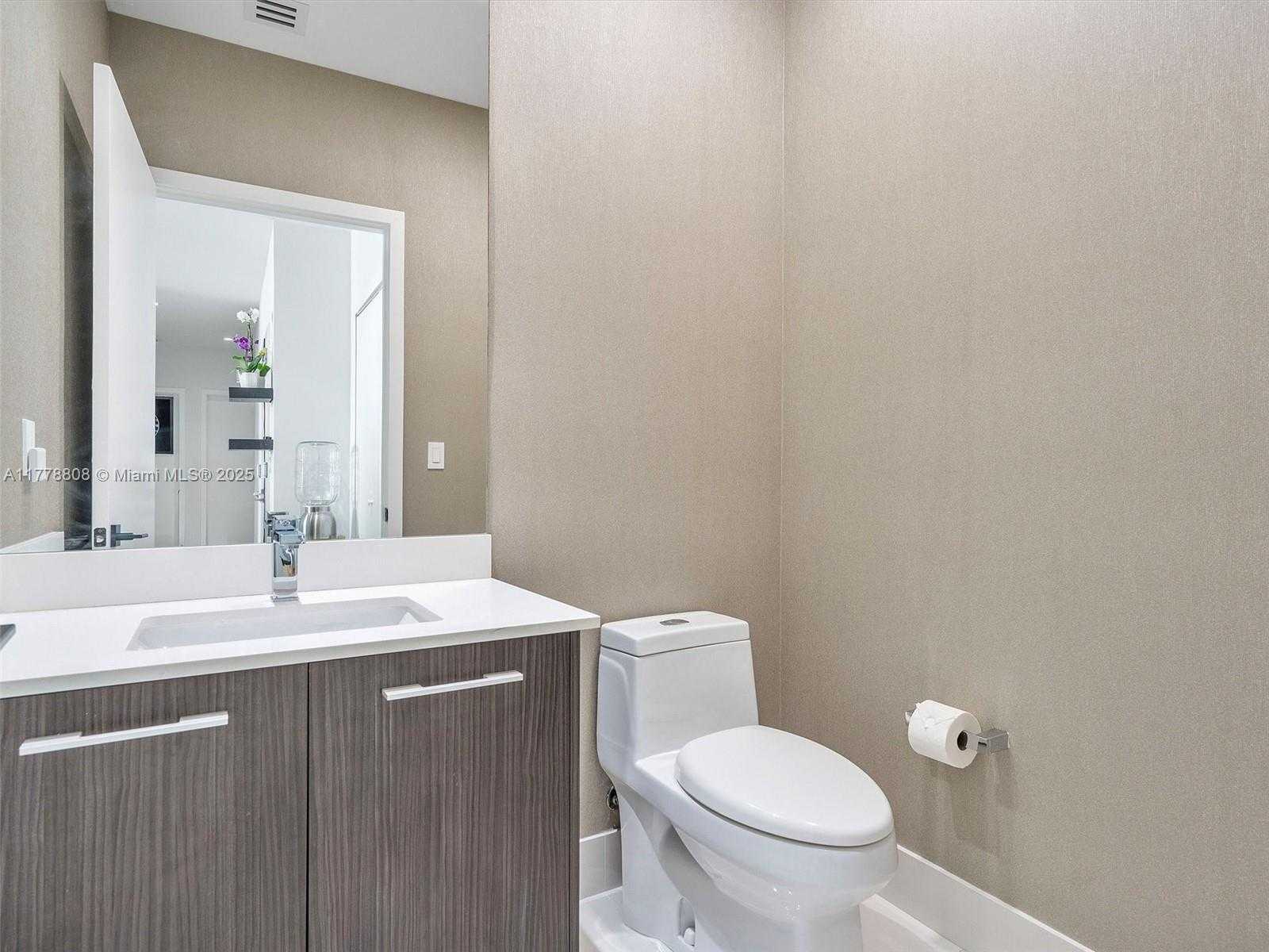 Small Image of 55 SOUTH WEST 9TH ST #4309, Miami Number 20
