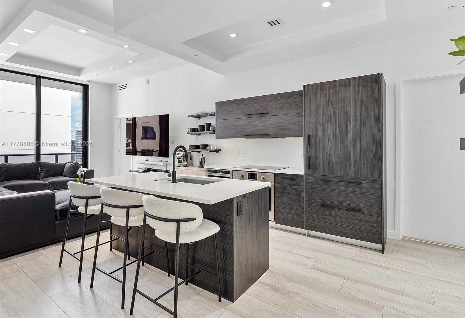 Small Image of 55 SOUTH WEST 9TH ST #4309, Miami Number 4