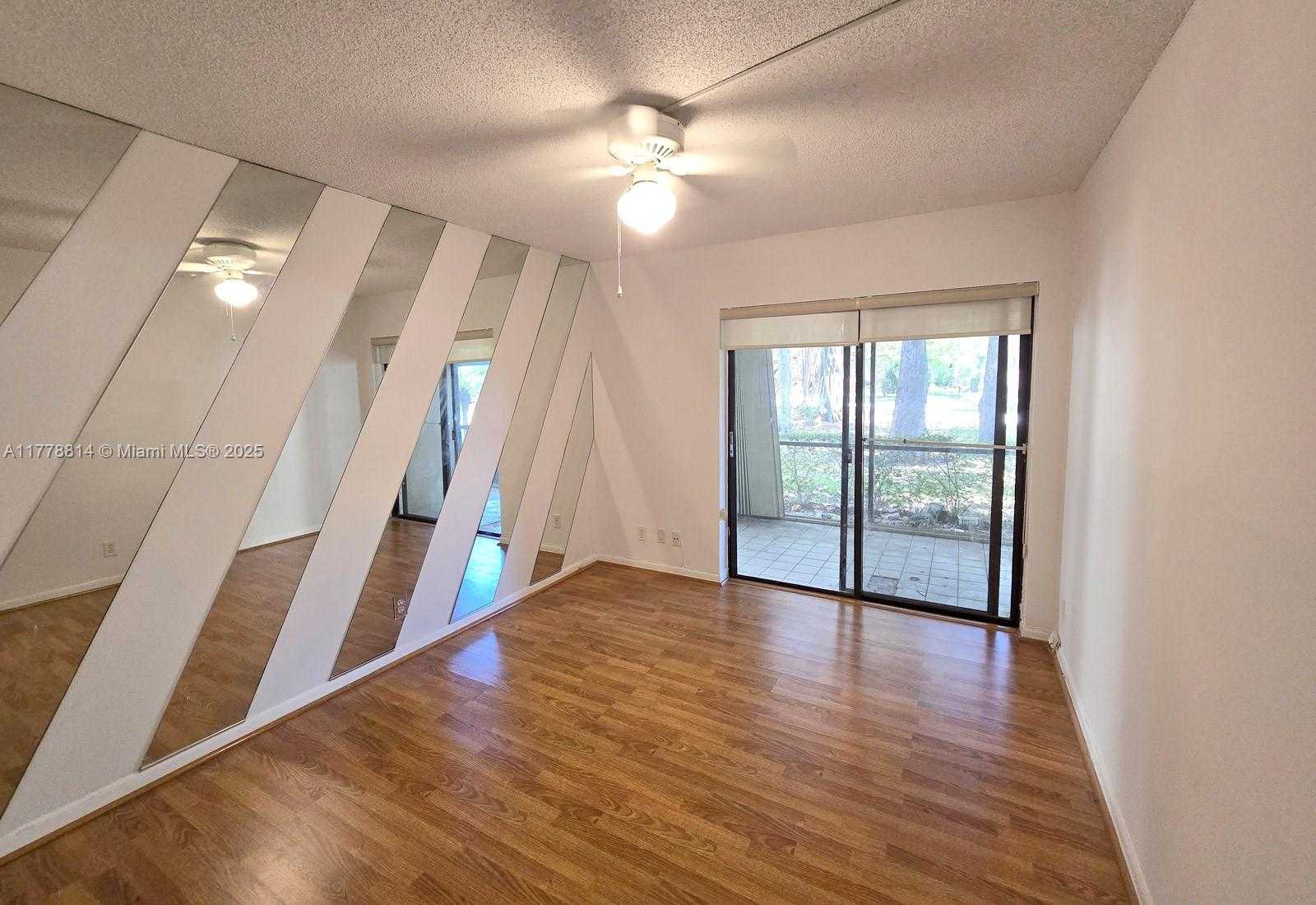 Small Image of 2313 SOUTH CYPRESS BEND DR #123A, Pompano Beach Number 4