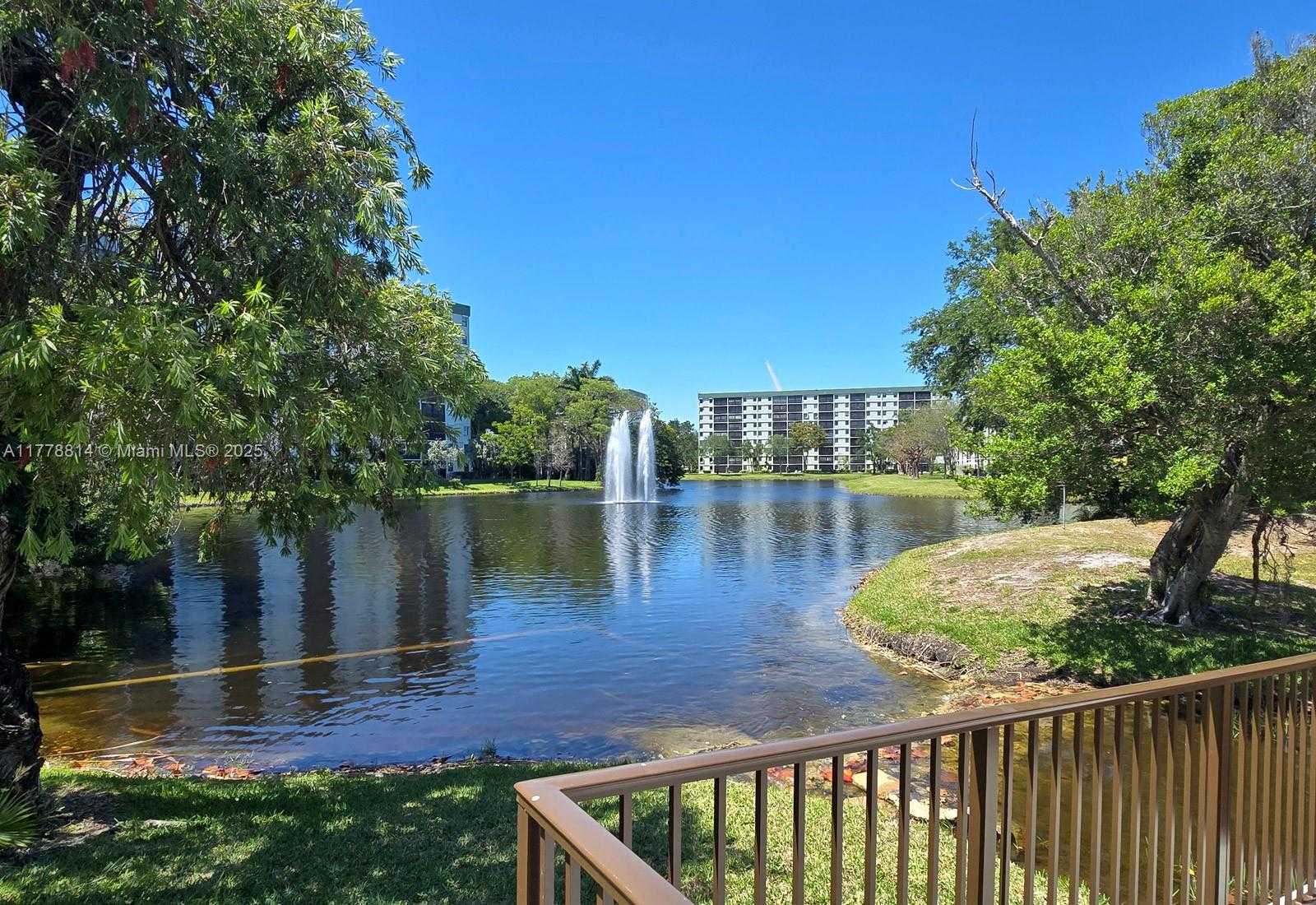 Small Image of 2313 SOUTH CYPRESS BEND DR #123A, Pompano Beach Number 6